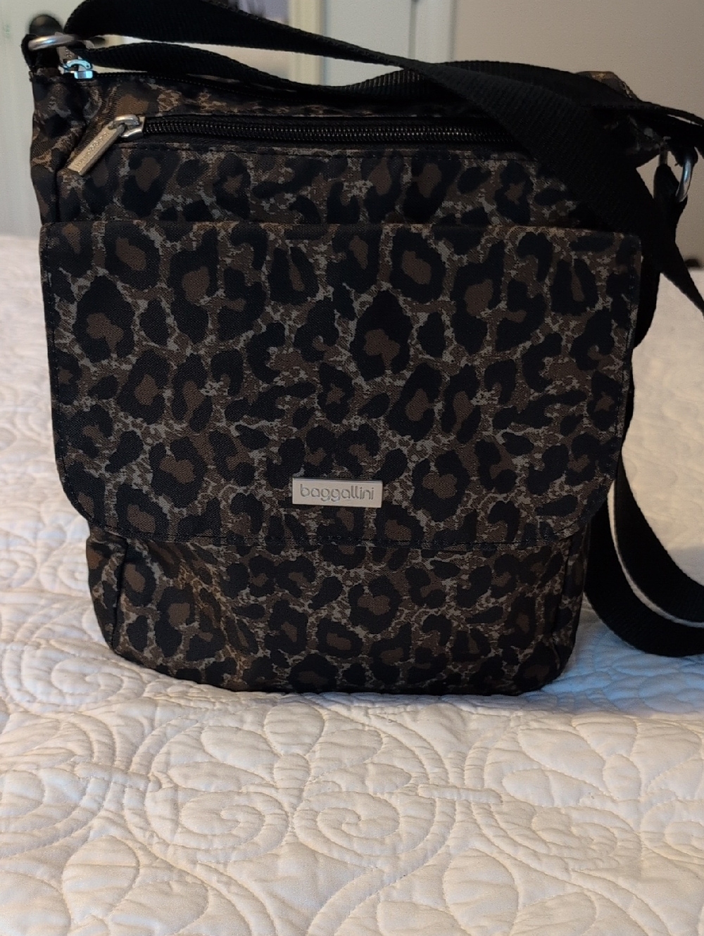 Baggallini Black Patterned Waist Bag - Crossbody Sling